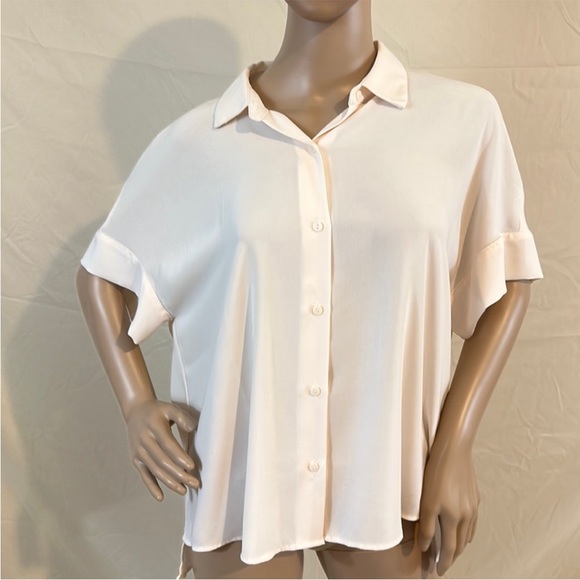 Rachel Zoe short sleeve high low button up blouse with side slits - Picture 1 of 8